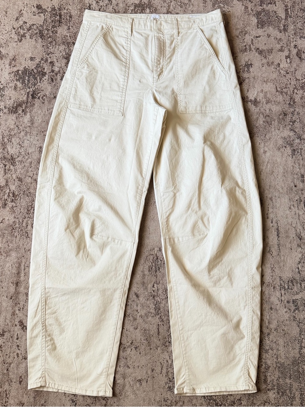 GAP Women’s Barrel Cream Cargo Pants
